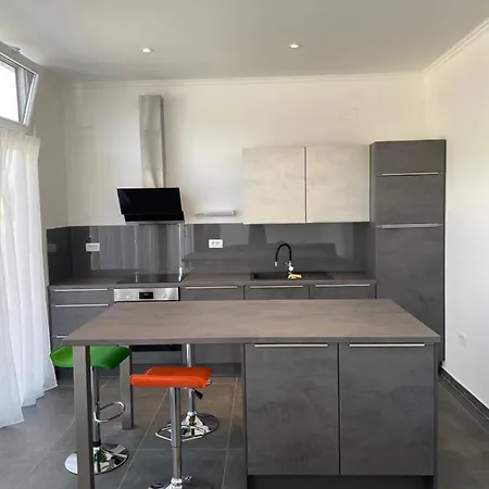 4 Princesses Vela Luka