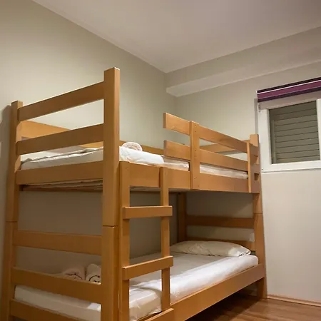 4 Princesses Vela Luka