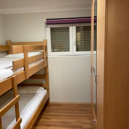 4 Princesses * Vela Luka