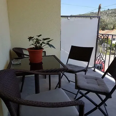 4 Princesses Vela Luka