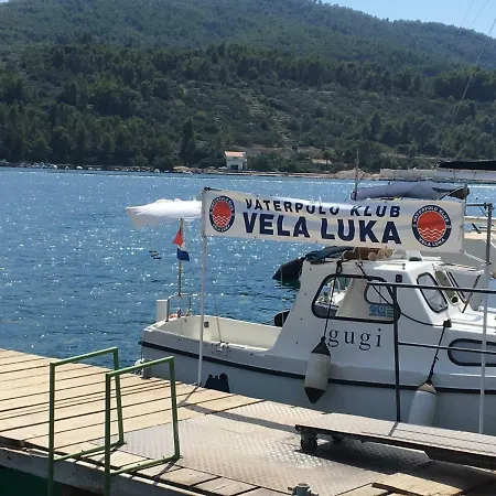 4 Princesses Vela Luka