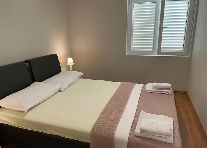 4 Princesses * Vela Luka