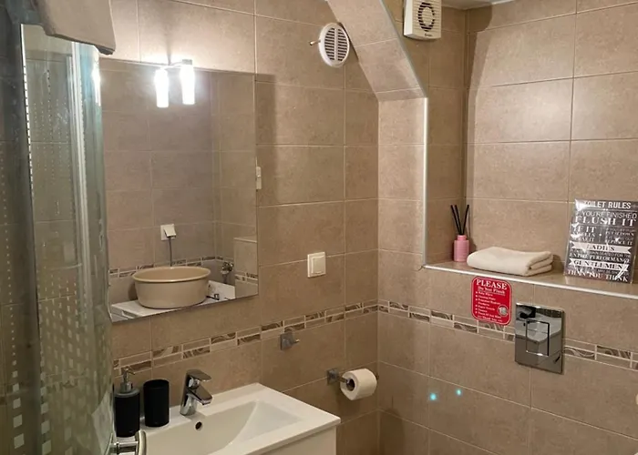 4 Princesses Vela Luka