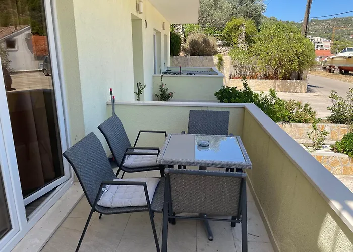 4 Princesses Vela Luka