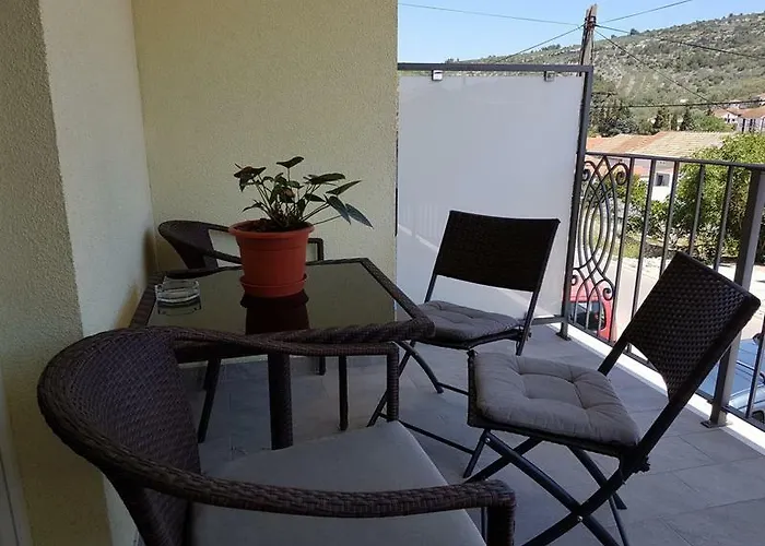 4 Princesses Vela Luka