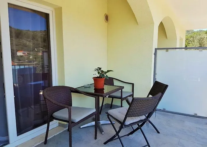 4 Princesses * Vela Luka